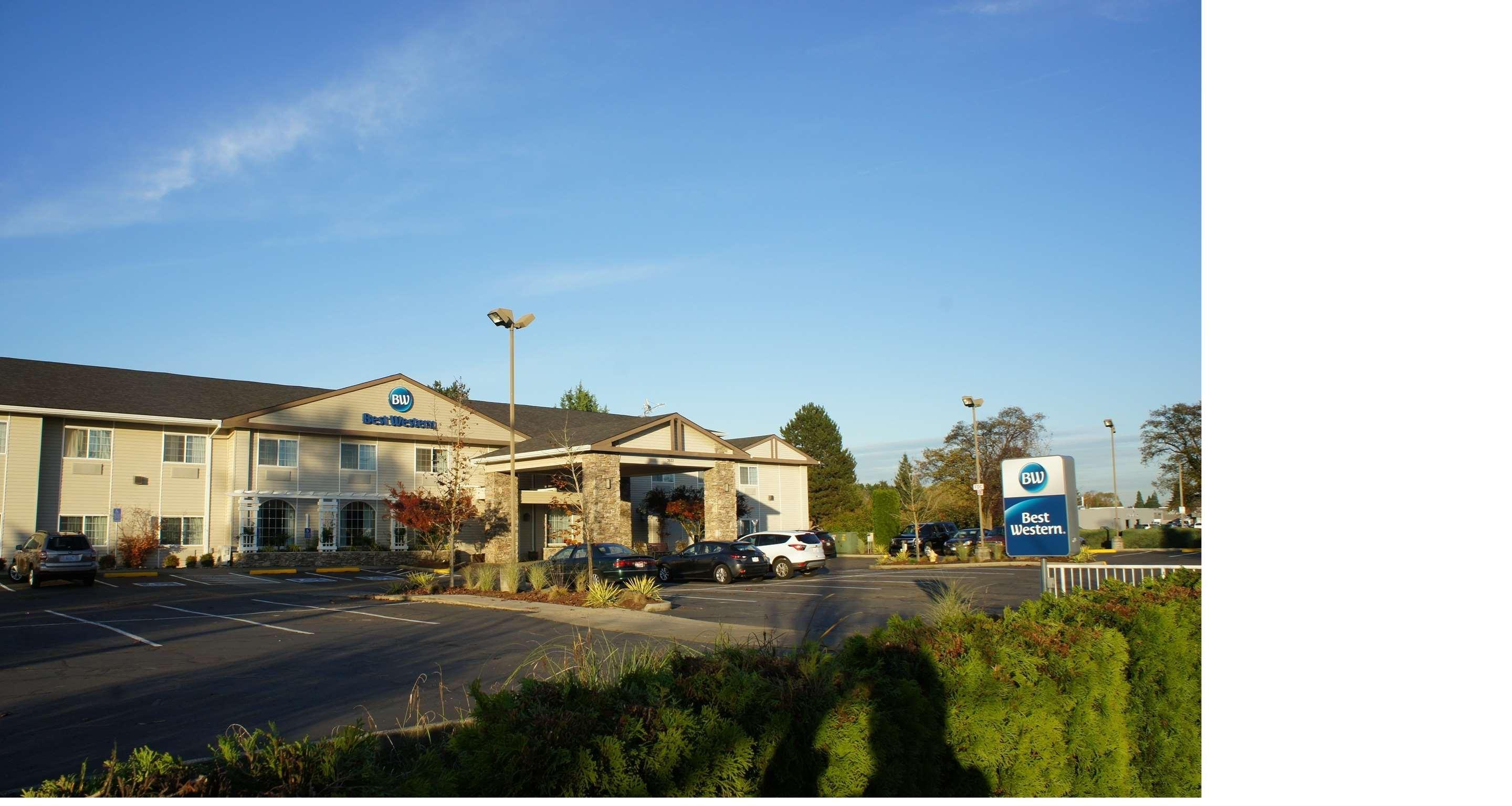 Best Western University Inn And Suites Forest Grove Exterior foto
