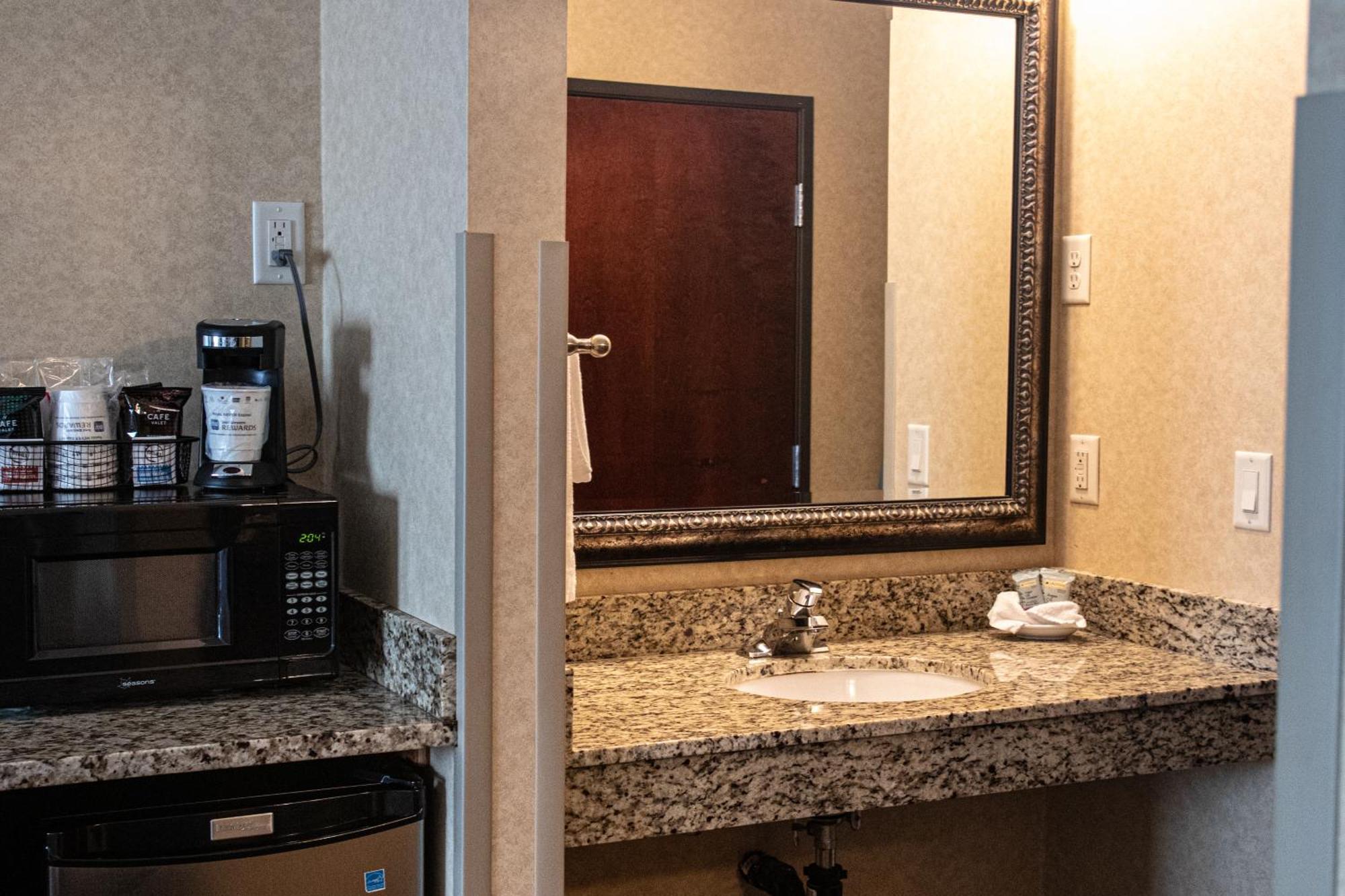 Best Western University Inn And Suites Forest Grove Exterior foto